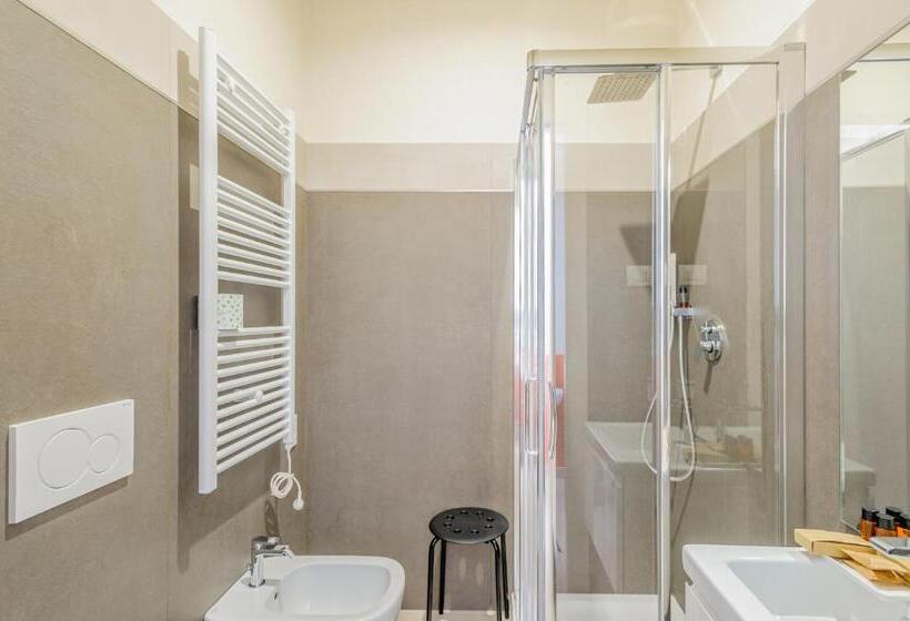 اتاق استاندارد چهار تخته, Parma Room Station