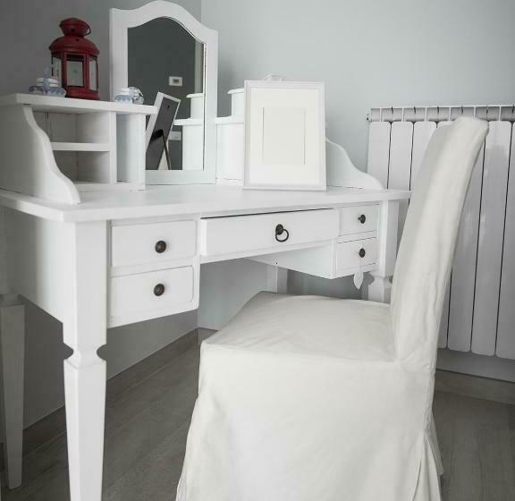 إستوديو قياسى مطل على البحر, Agrilea