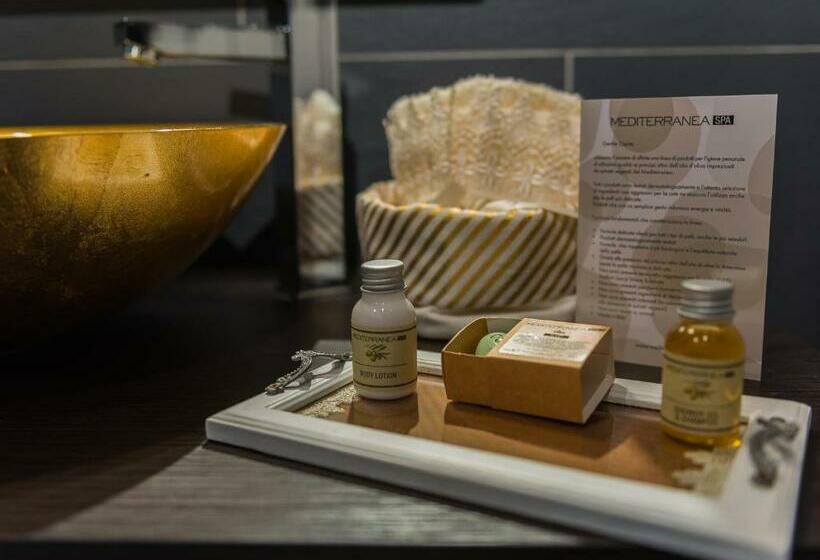 إستوديو قياسى مطل على البحر, Agrilea