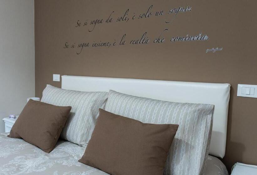 جناح مطلّ علي البحر, Agrilea