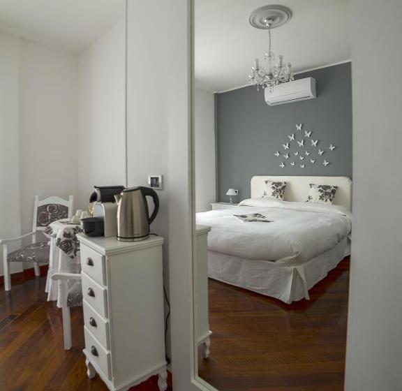 جناح مزود بتراس, Agrilea