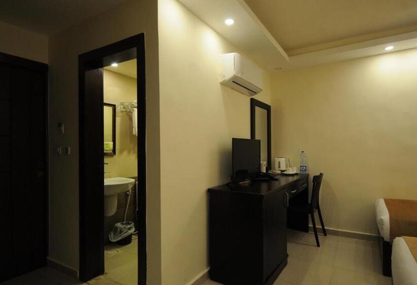 اتاق استاندارد با تخت بزرگ, Shaqilath