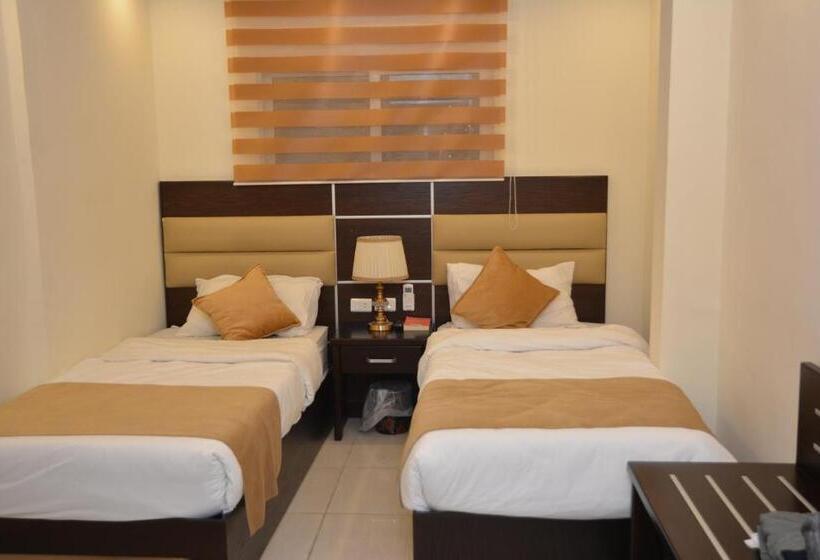 اتاق استاندارد با بالکن, Shaqilath