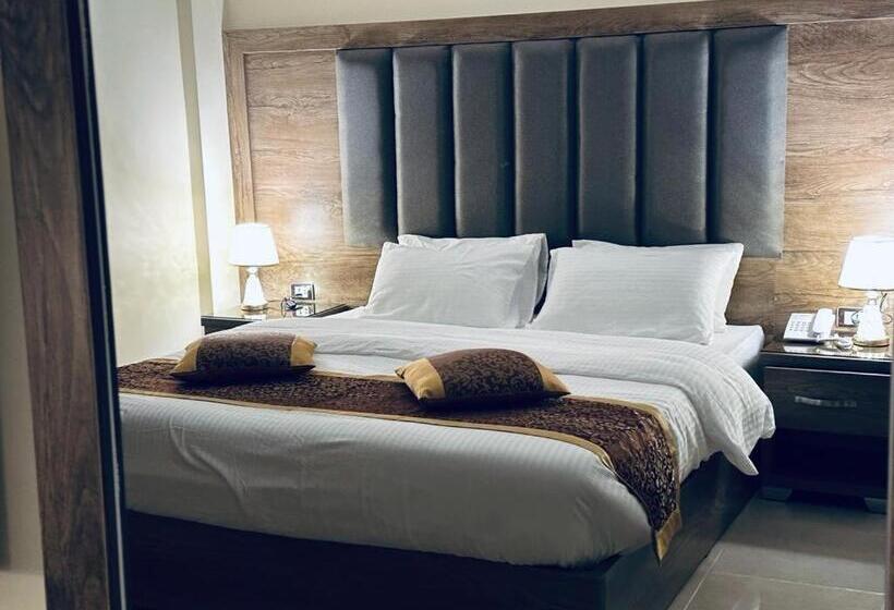 اتاق لوکس, Shaqilath