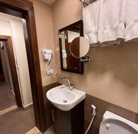 اتاق سوپریور سه تخته, Shaqilath