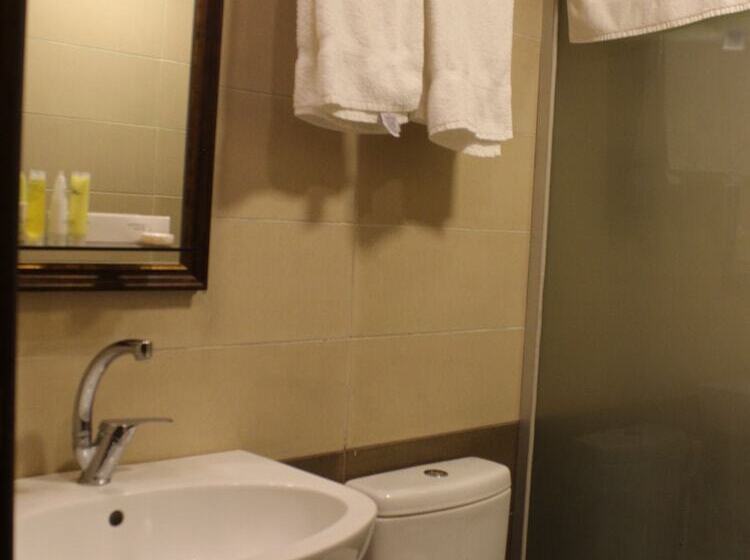 اتاق لوکس, Shaqilath