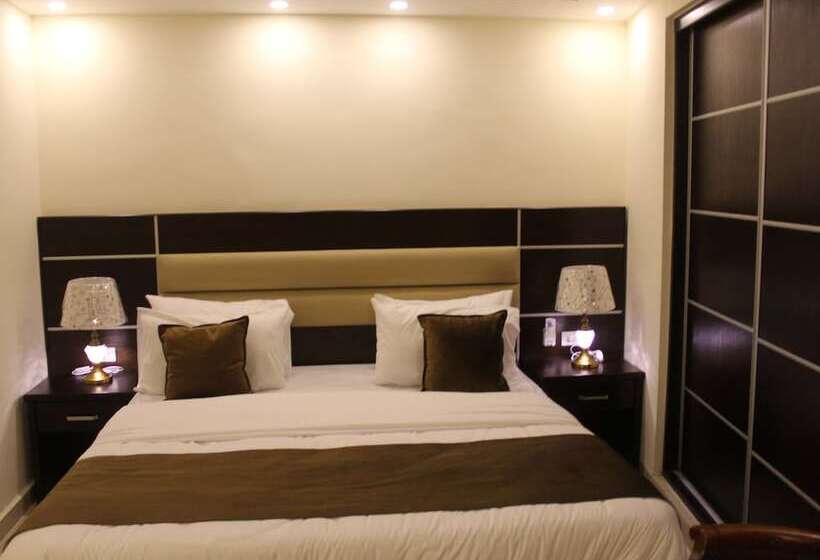 اتاق لوکس, Shaqilath