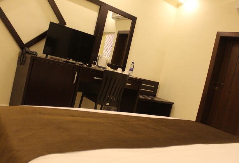 اتاق لوکس, Shaqilath