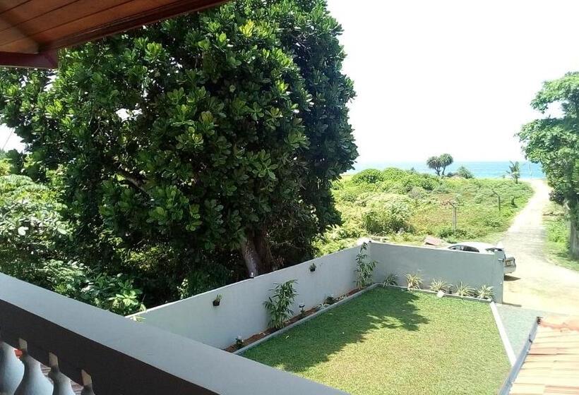 Номер Deluxe Вид на Море с Балконом, Turtle Paradise Villa