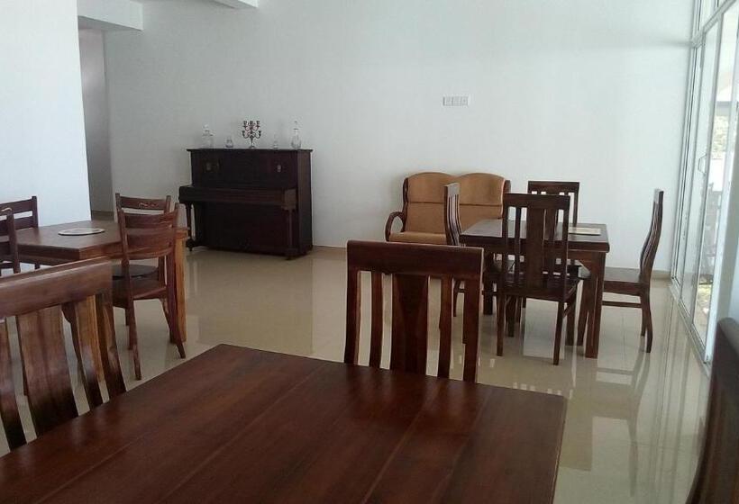 غرفة ديلوكس مطلّة علي البحر مزوَّدة بشُرفة, Turtle Paradise Villa
