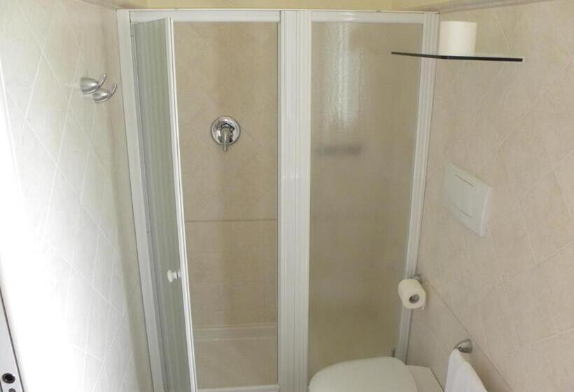 패밀리 룸, Donegal