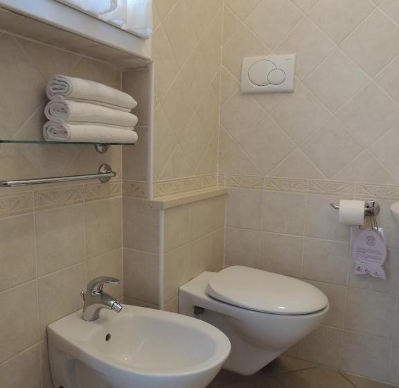 패밀리 룸, Donegal