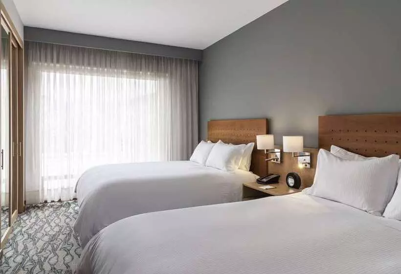 スタンダードスタジオ, Home2 Suites By Hilton Overland Park