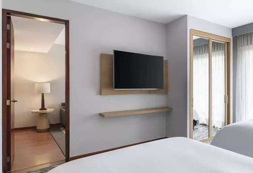 スタンダードスタジオ, Home2 Suites By Hilton Overland Park