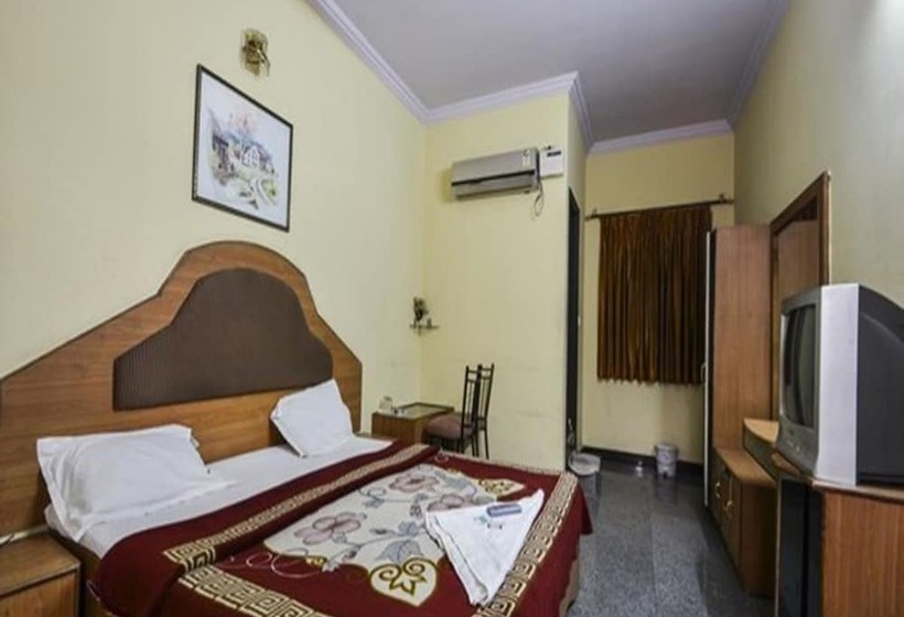 غرفة ديلوكس ثلاثية, O Nav Bharath Residency