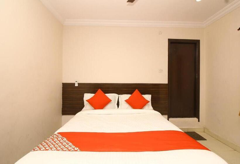 اتاق کلاسیک سه تخته, O Nav Bharath Residency