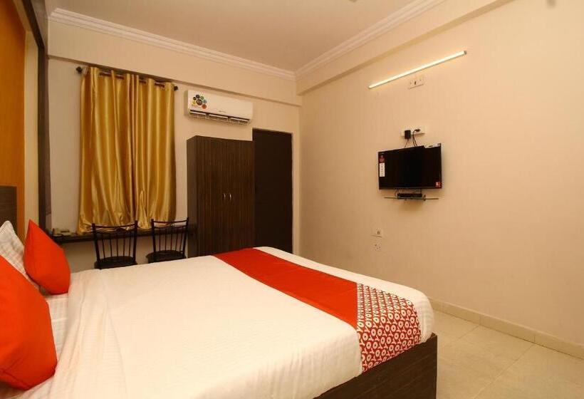 اتاق لوکس سه تخته, O Nav Bharath Residency