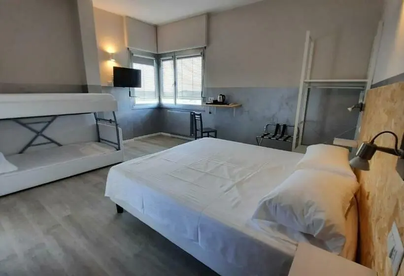スタンダード4人部屋, Bergamo Guesthouse Self Check In