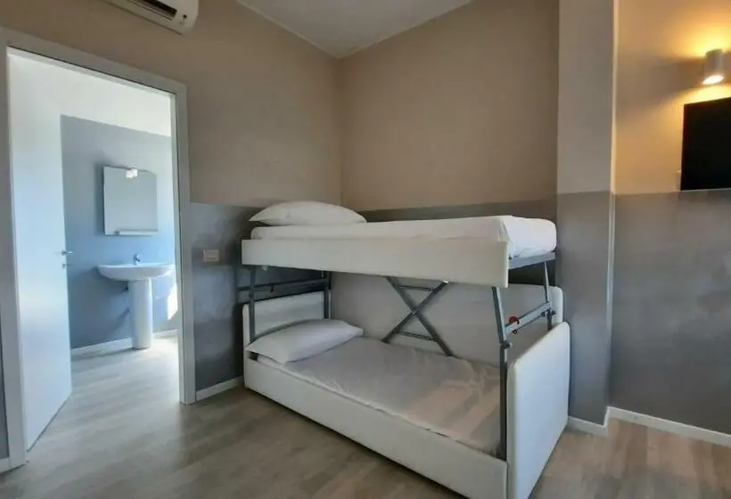 スタンダード4人部屋, Bergamo Guesthouse Self Check In