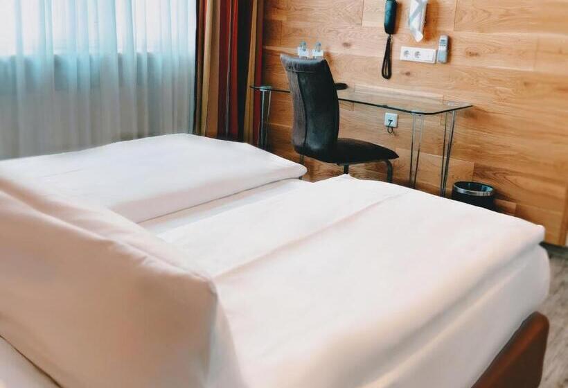 Номер Стандарт, Donauhotel Ingolstadt