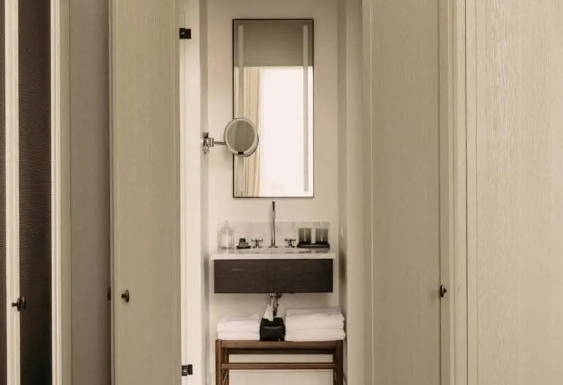Chambre Standard Lit King Size, August