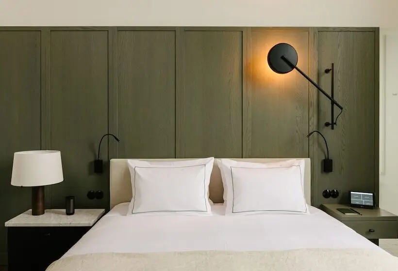 Chambre Standard, August
