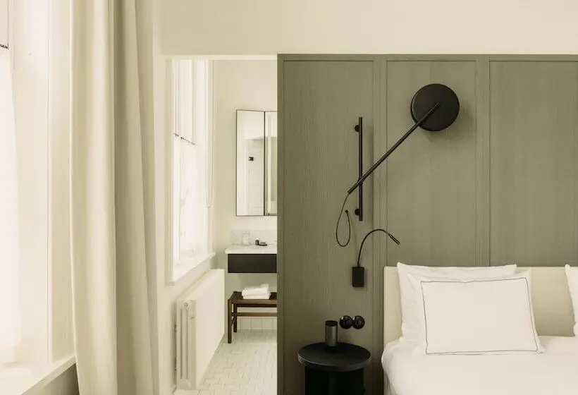 Chambre Supérieure, August