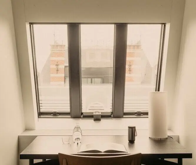 Chambre Deluxe, August