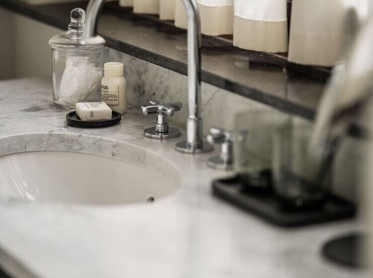 غرفة سوبيريور, August