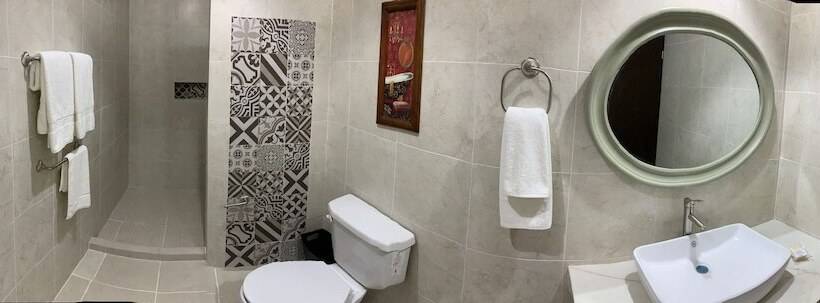 اتاق استاندارد با چشمانداز استخر, Fundadores