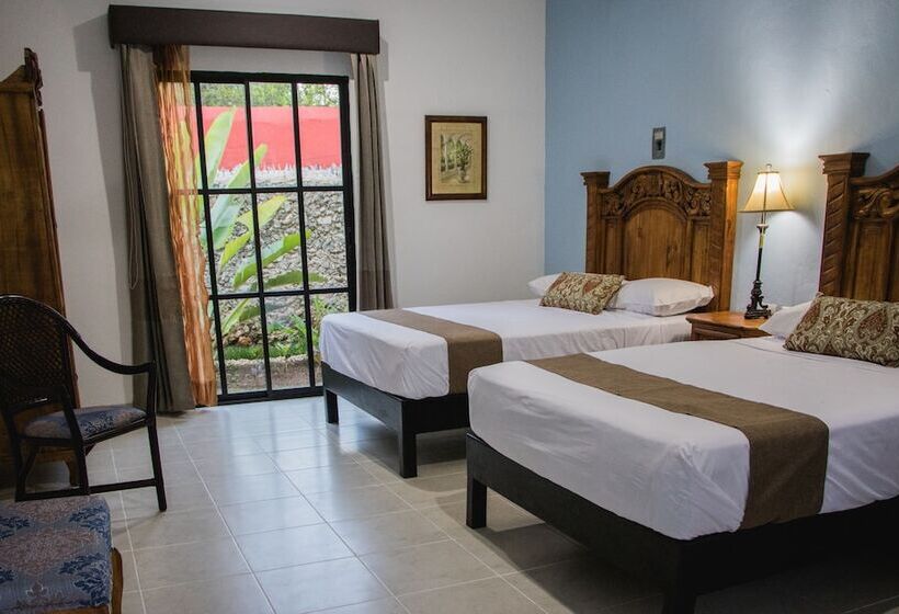 اتاق استاندارد با چشمانداز استخر, Fundadores