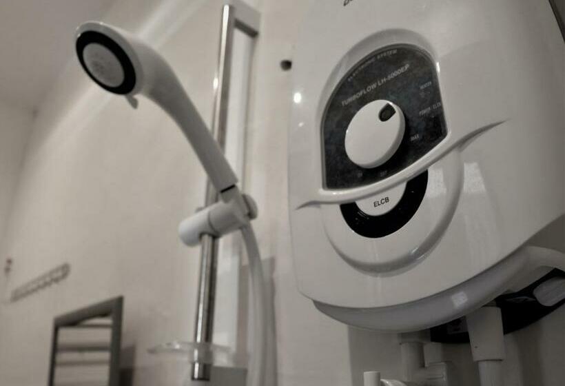 Quarto Estandar, Halo