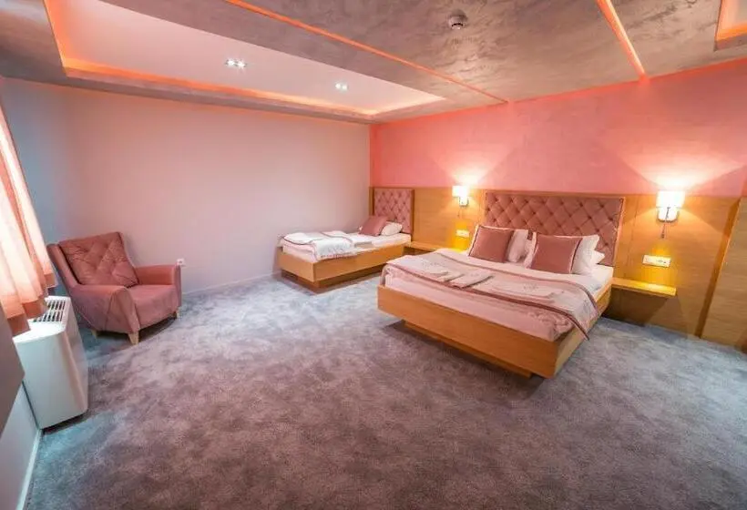 اتاق استاندارد سه نفره, Motel Felikitas