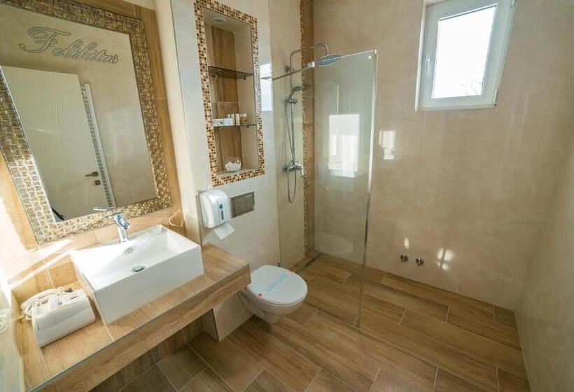 اتاق استاندارد سه نفره, Motel Felikitas