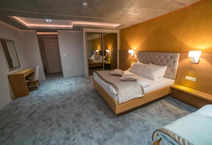 اتاق استاندارد سه نفره, Motel Felikitas