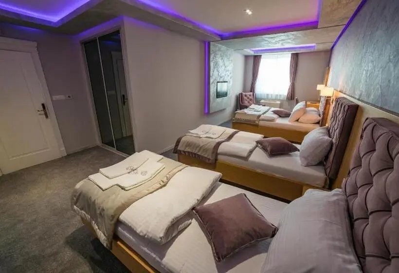 اتاق استاندارد چهار تخته, Motel Felikitas