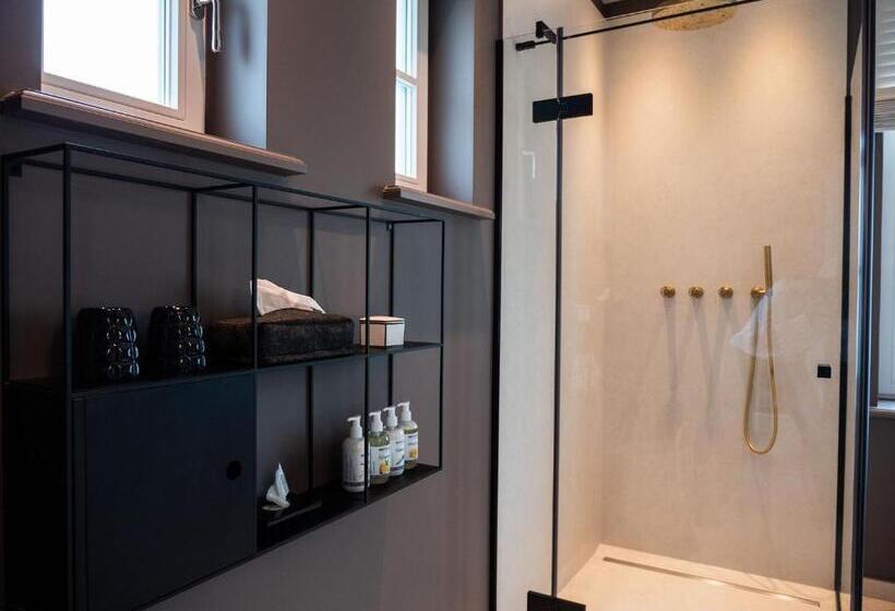 디럭스 룸, Alpenloge Design