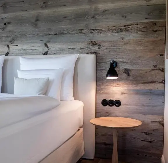Juniorsviitti Vuoristonäkymä, Alpenloge Design
