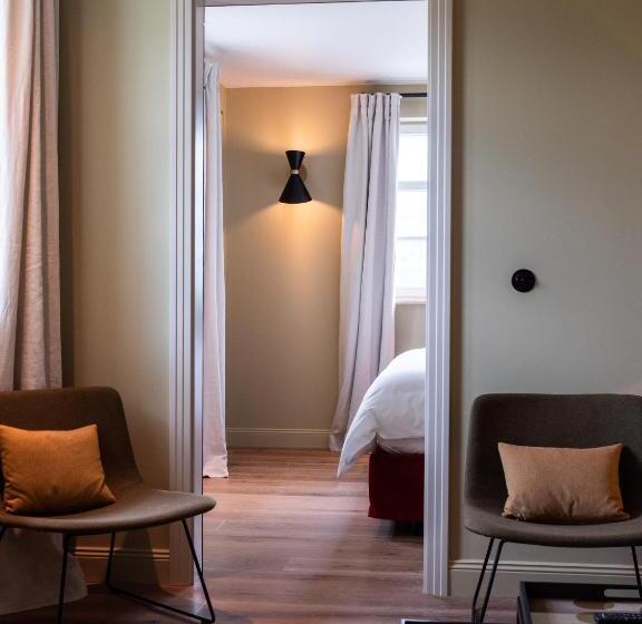 디럭스 스위트 킹 침대, Alpenloge Design