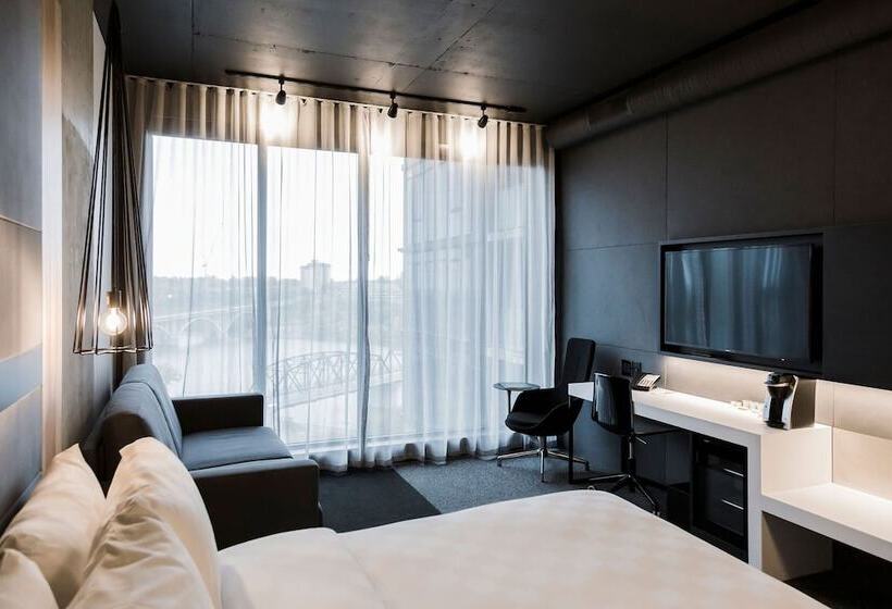 ダブルベッドスタンダードルーム, Alt Hotel Saskatoon