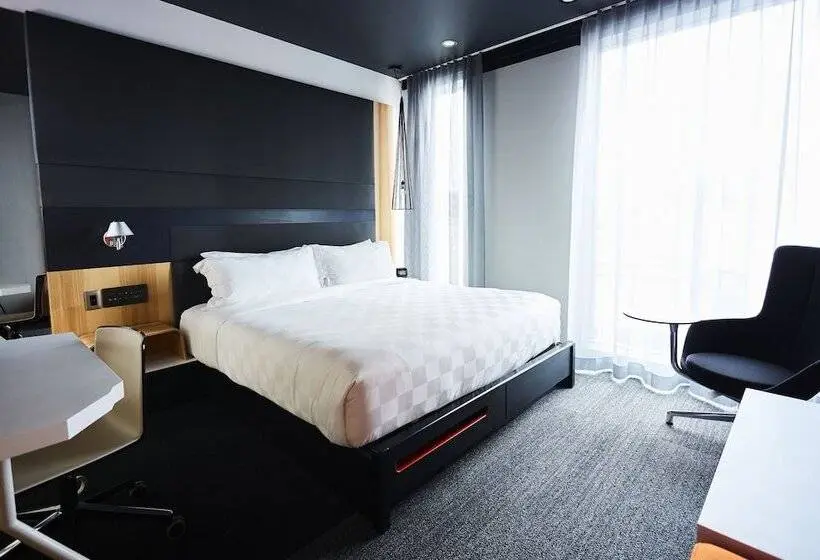 اتاق استاندارد با تخت دوبل, Alt Hotel Saskatoon