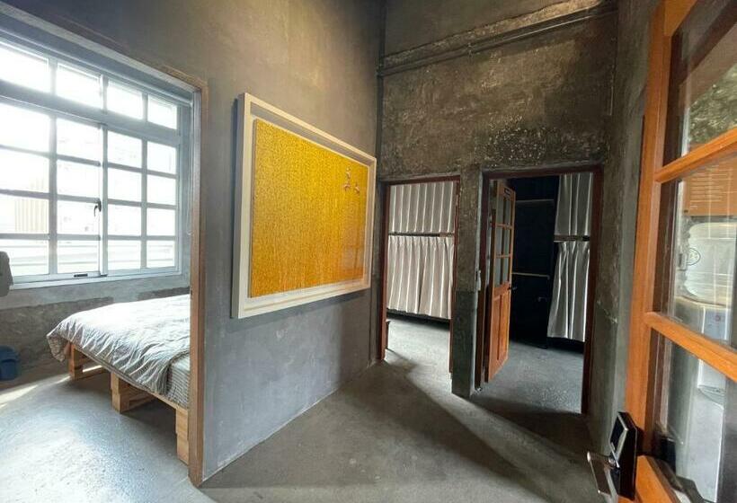 تختخواب در اتاق مشترک, Shen Nong Village   Hostel