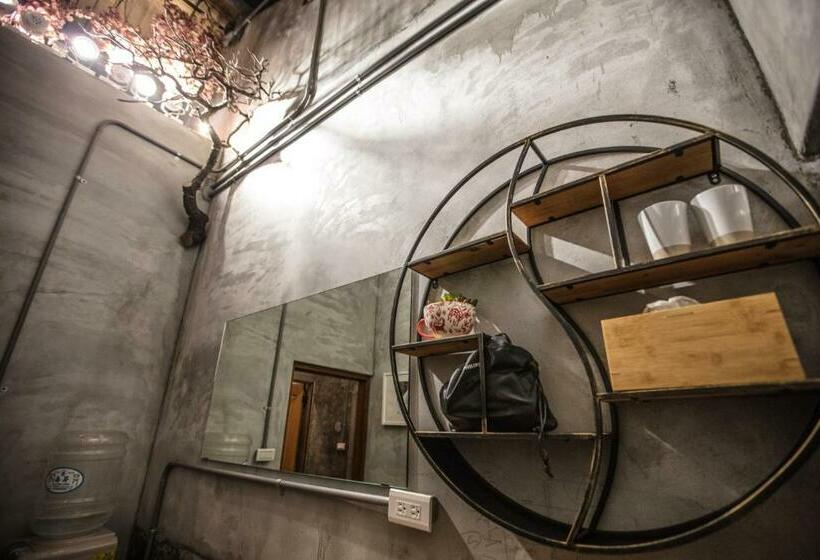تختخواب در اتاق مشترک, Shen Nong Village   Hostel