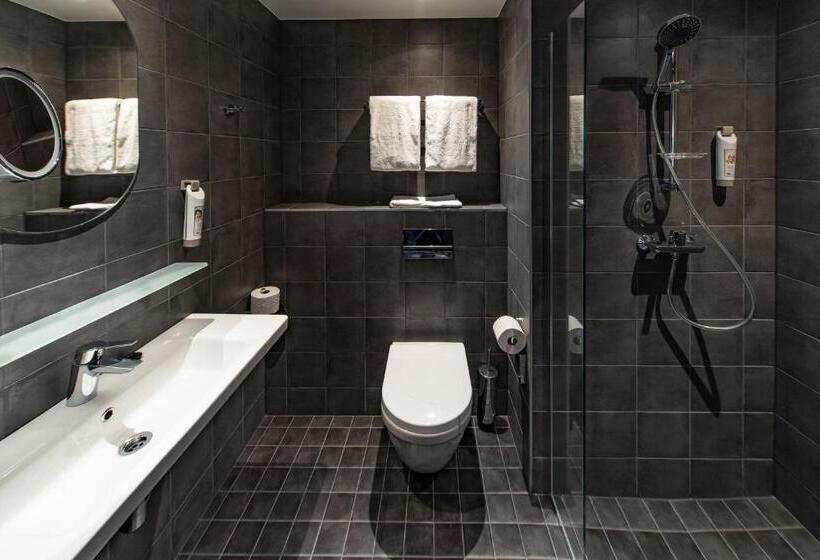 Номер Стандарт Трехместный, Ibis Tallinn Center