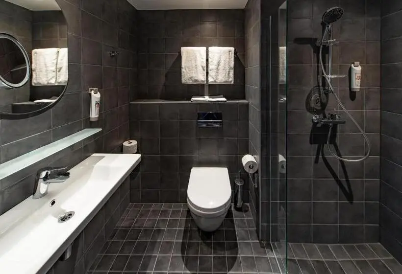 اتاق استاندارد سه نفره, Ibis Tallinn Center