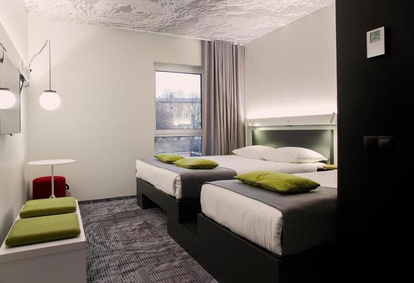 Номер Стандарт Трехместный, Ibis Tallinn Center