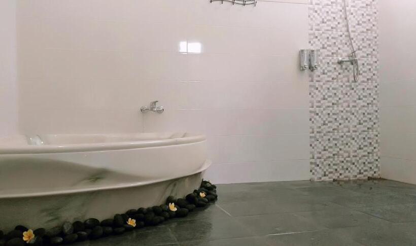 豪华房间, The Jepun Room And House