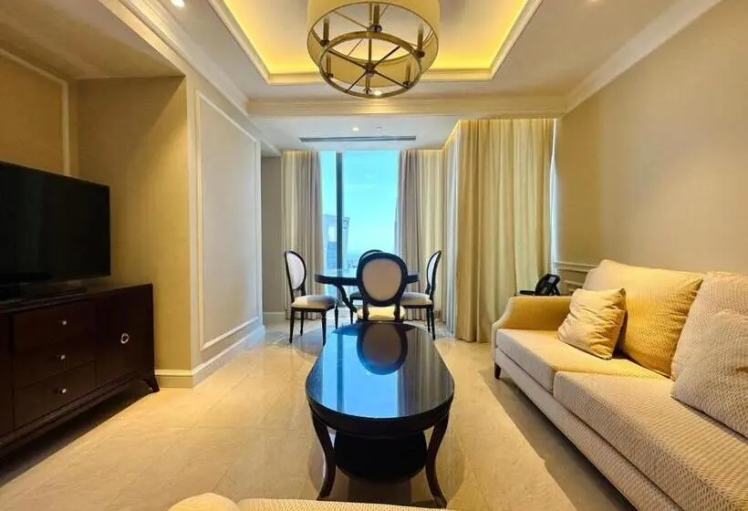 سوییت جونیور با چشم‌انداز دریا, Westpac Hotel & Suites   Westbay Doha