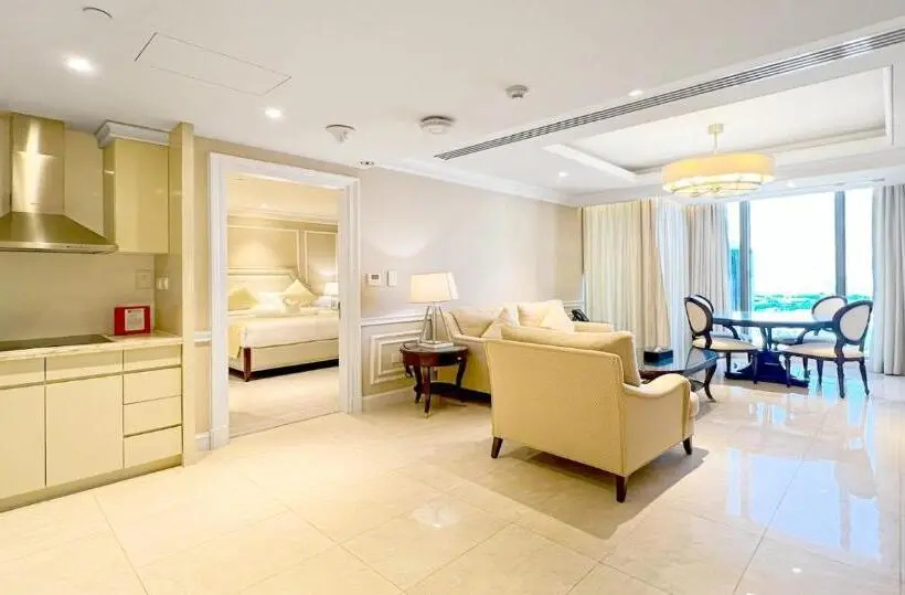 سوییت جونیور با چشم‌انداز دریا, Westpac Hotel & Suites   Westbay Doha