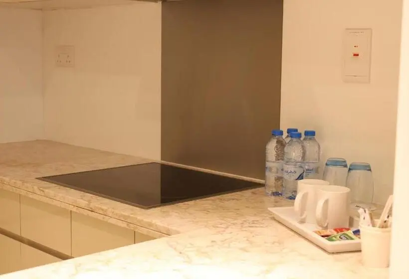 سوییت جونیور با چشم‌انداز دریا, Westpac Hotel & Suites   Westbay Doha